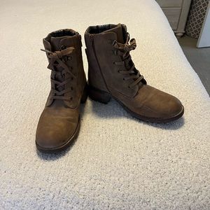 Crown Vintage suede boots